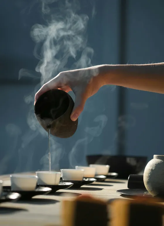 Tea pouring